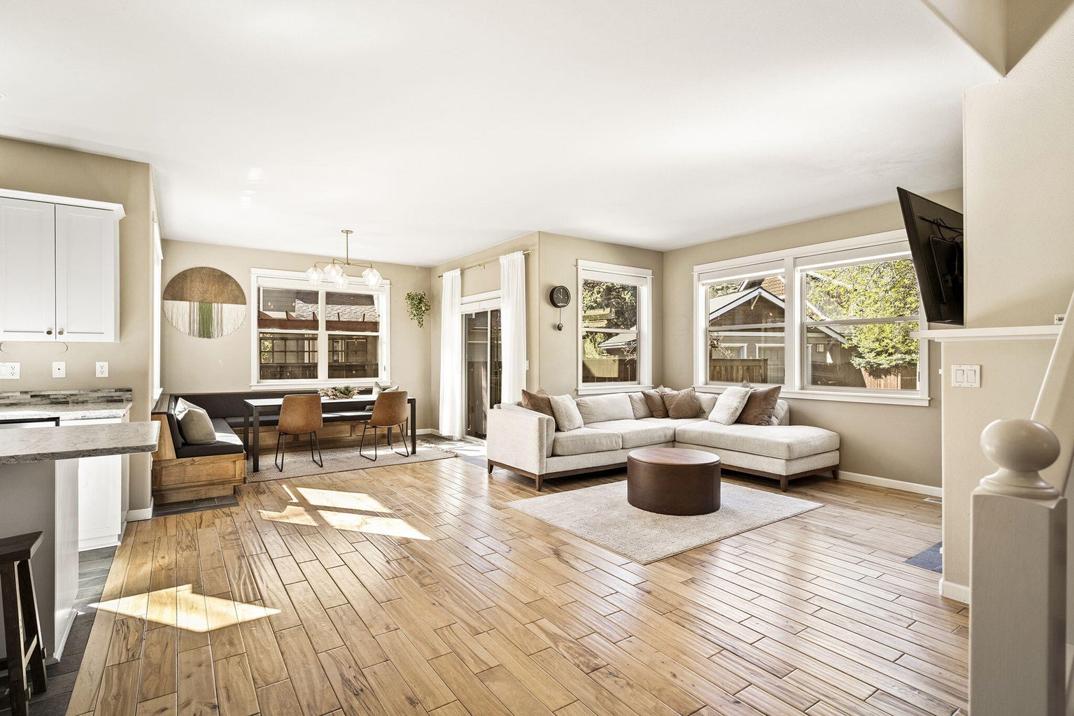 Photo of 63063 Angler Avenue 3 of 39