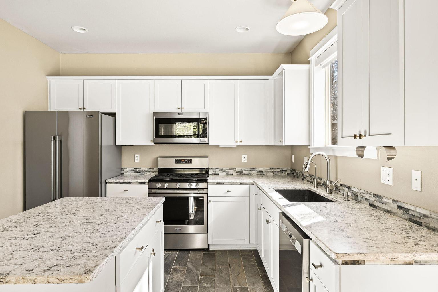 Photo of 63063 Angler Avenue 17 of 39