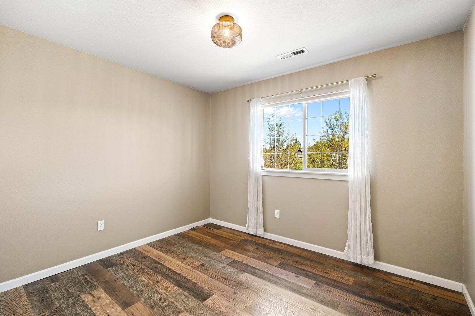 Photo of 63063 Angler Avenue 24 of 39