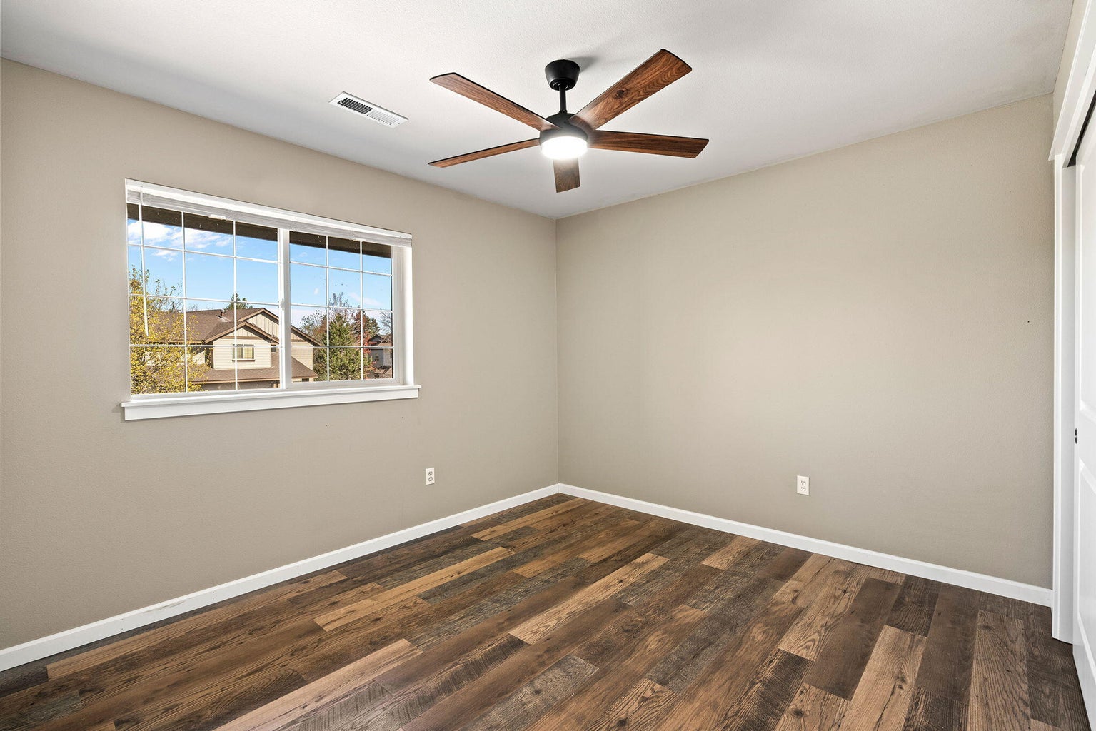 Photo of 63063 Angler Avenue 25 of 39