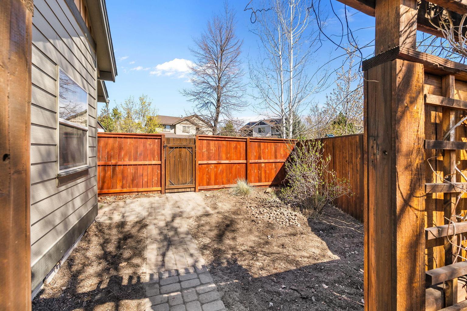 Photo of 63063 Angler Avenue 28 of 39