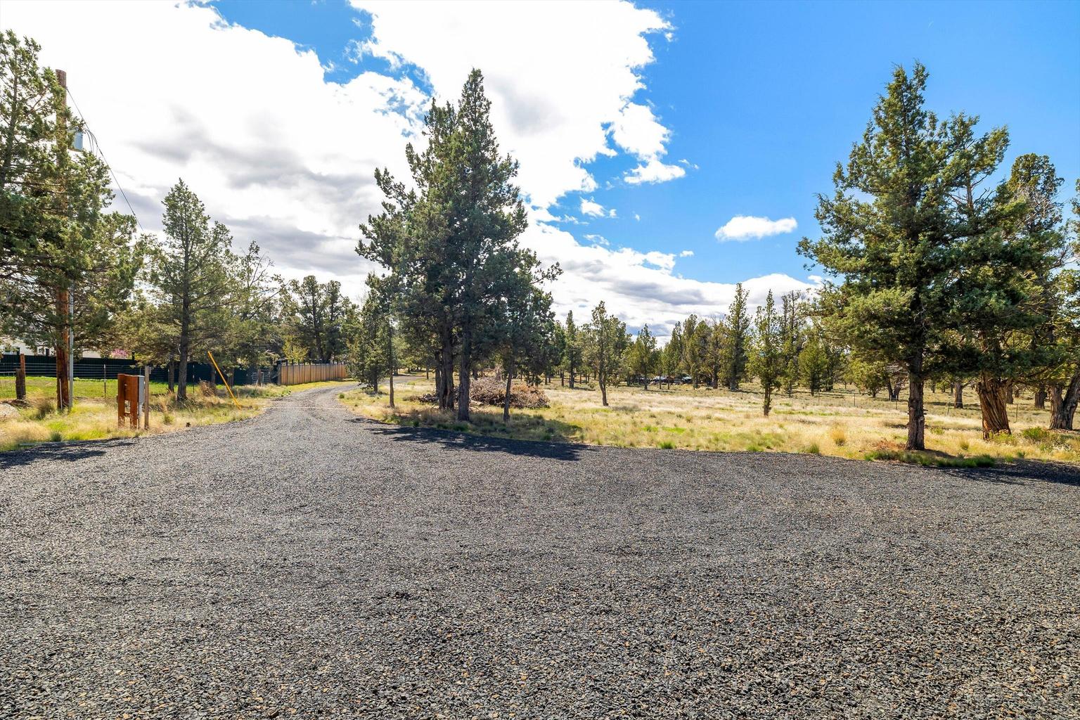 Photo of 9568 SW Scout Camp Trail 38 of 43