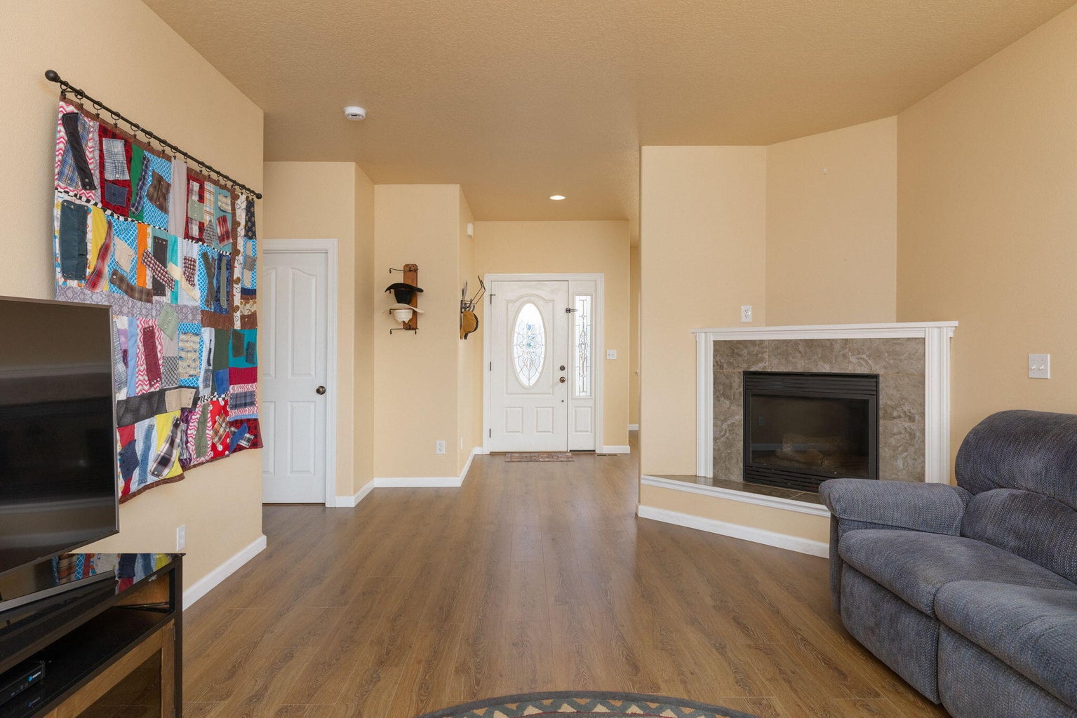 Photo of 580 C Avenue 11 of 27