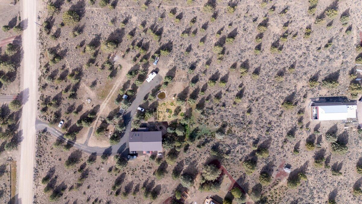 Photo of 10001 SW Geneva View Road 36 of 43