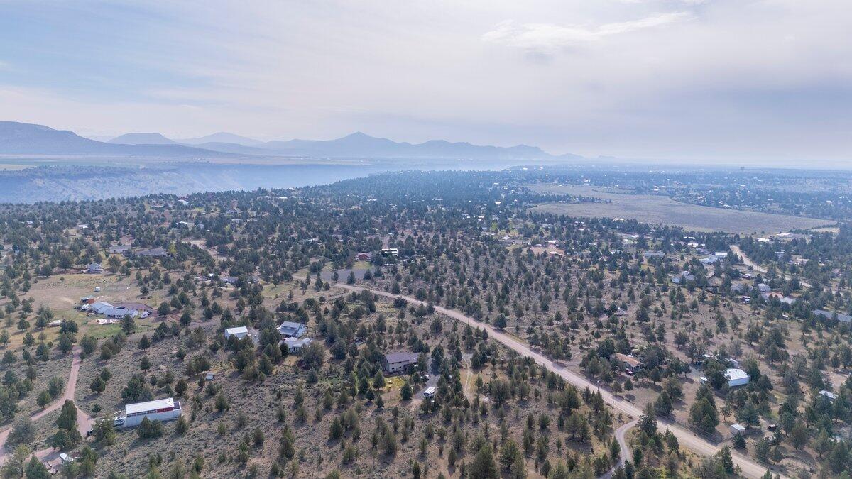 Photo of 10001 SW Geneva View Road 38 of 43