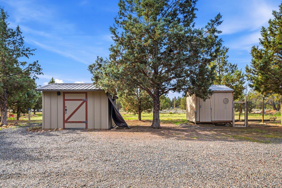 Photo of 10001 SW Geneva View Road 31 of 43