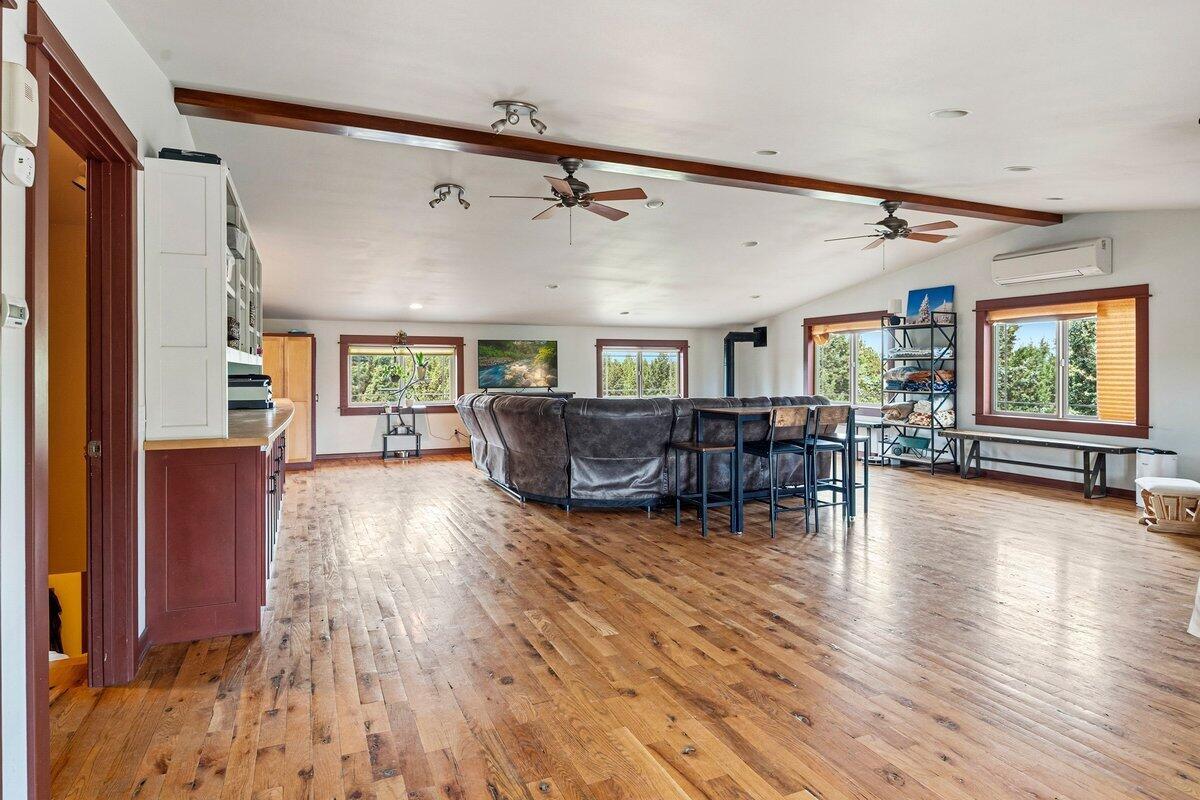 Photo of 10001 SW Geneva View Road 2 of 43
