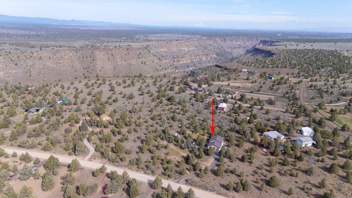 Photo of 10001 SW Geneva View Road 42 of 43