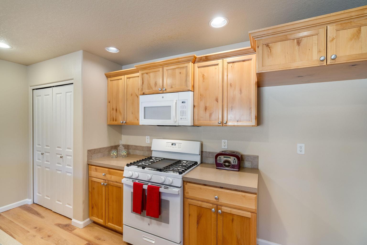 Photo of 16559 Daisy Place 8 of 33