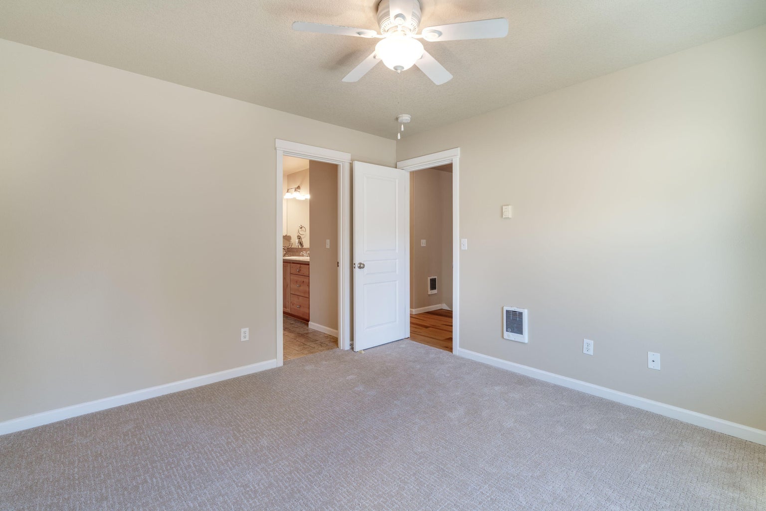 Photo of 16559 Daisy Place 16 of 33