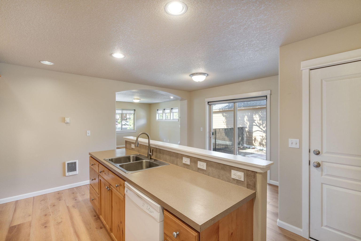 Photo of 16559 Daisy Place 9 of 33