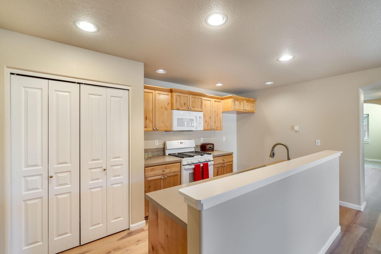 Photo of 16559 Daisy Place 7 of 33