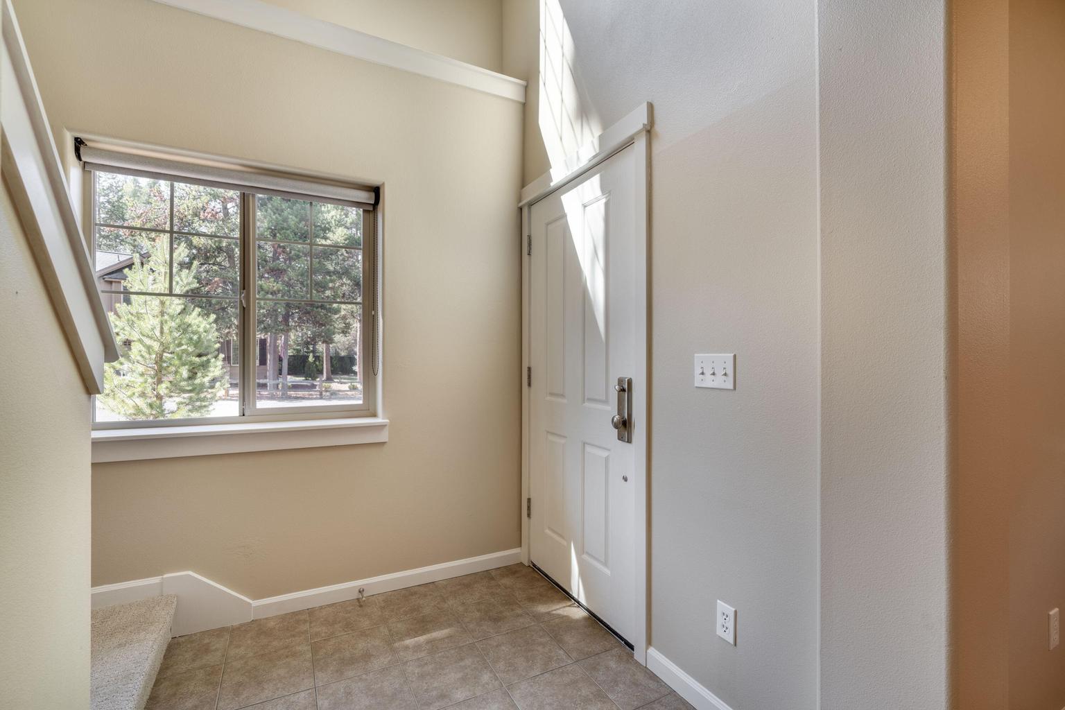 Photo of 16559 Daisy Place 2 of 33