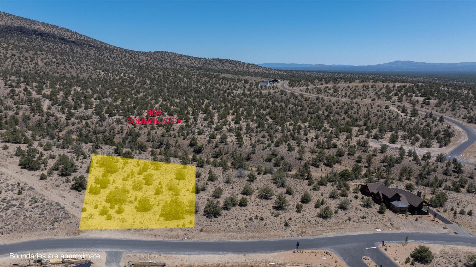 Minimal traffic and neighbors, lot of wide open space
