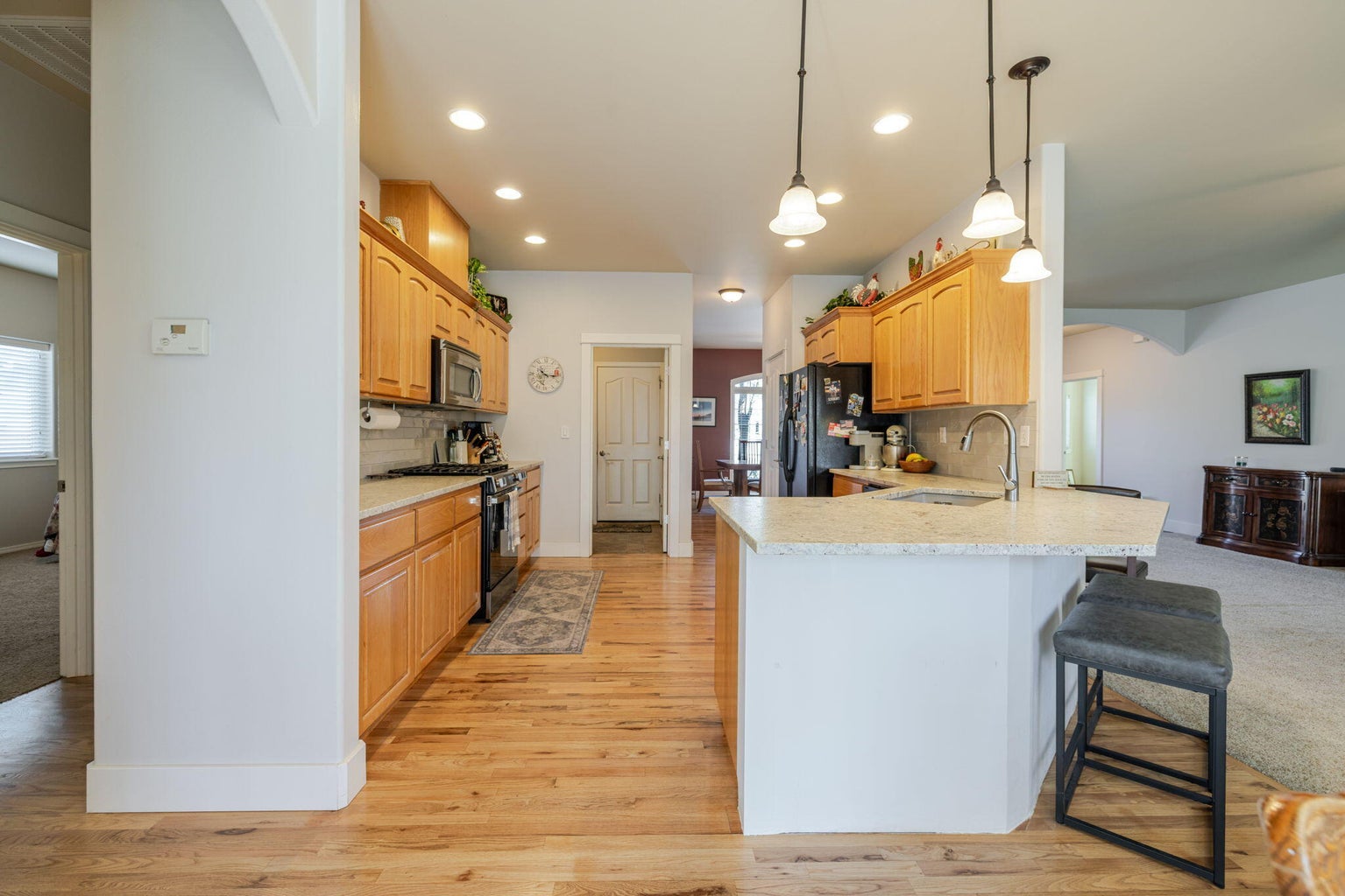 Photo of 2241 SE Pilatus Lane 10 of 36