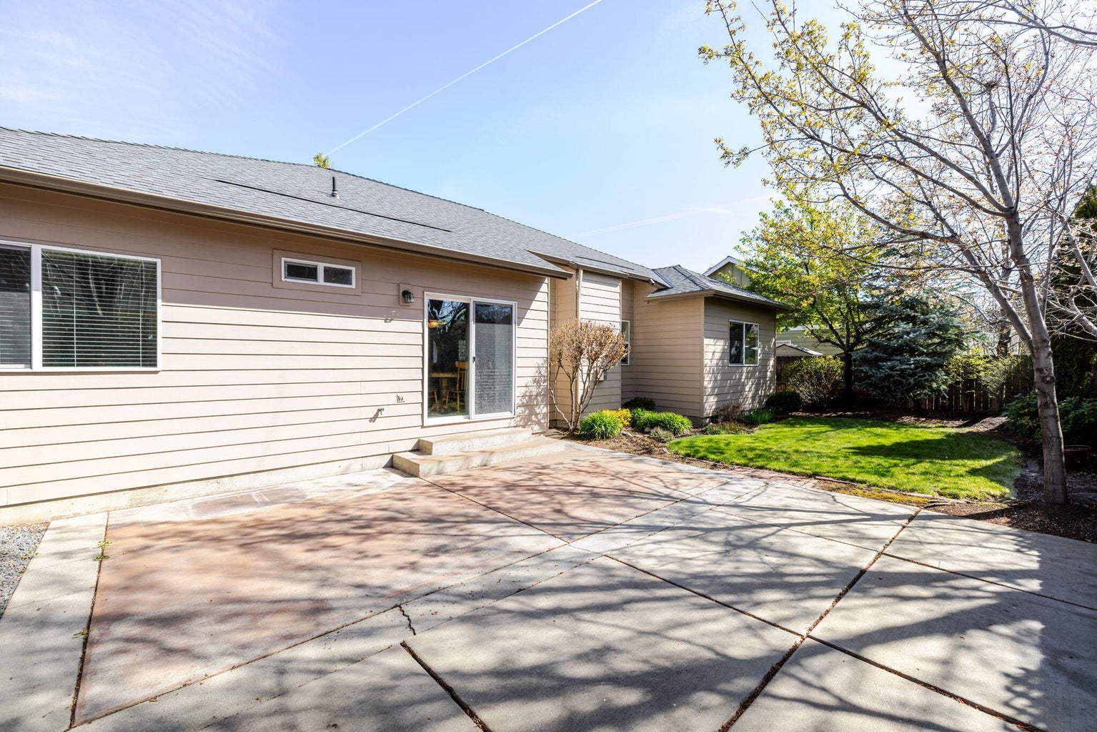 Photo of 2241 SE Pilatus Lane 30 of 36