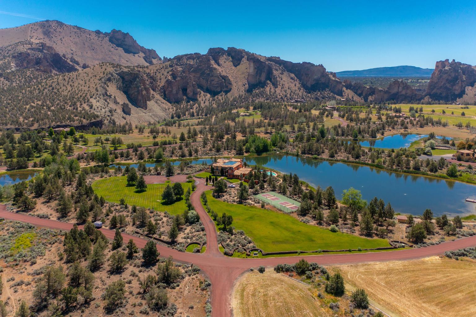 Photo of 11850 NE Canyons Ranch Drive 3 of 28
