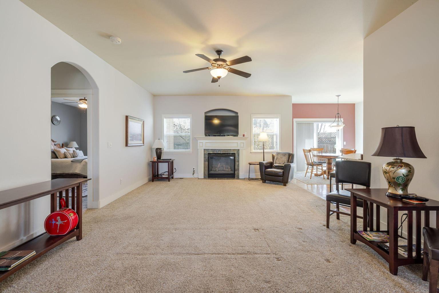 Photo of 2241 SE Pilatus Lane 6 of 36