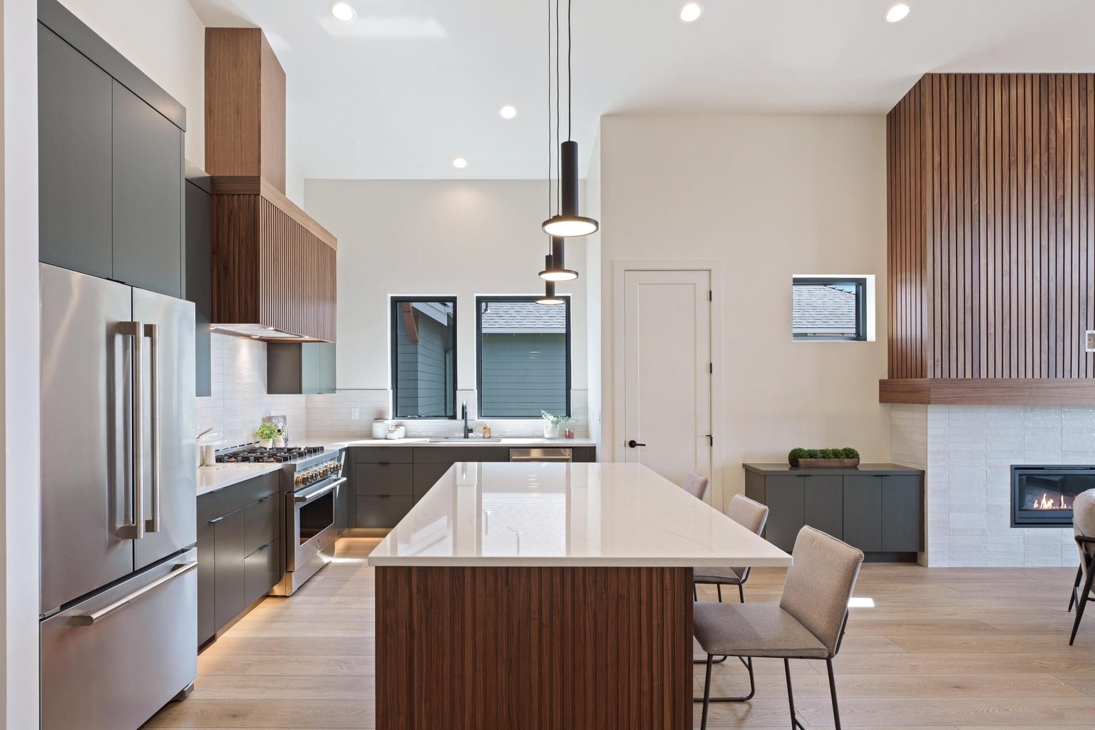 Photo of 3027 NW Polarstar Avenue 10 of 48