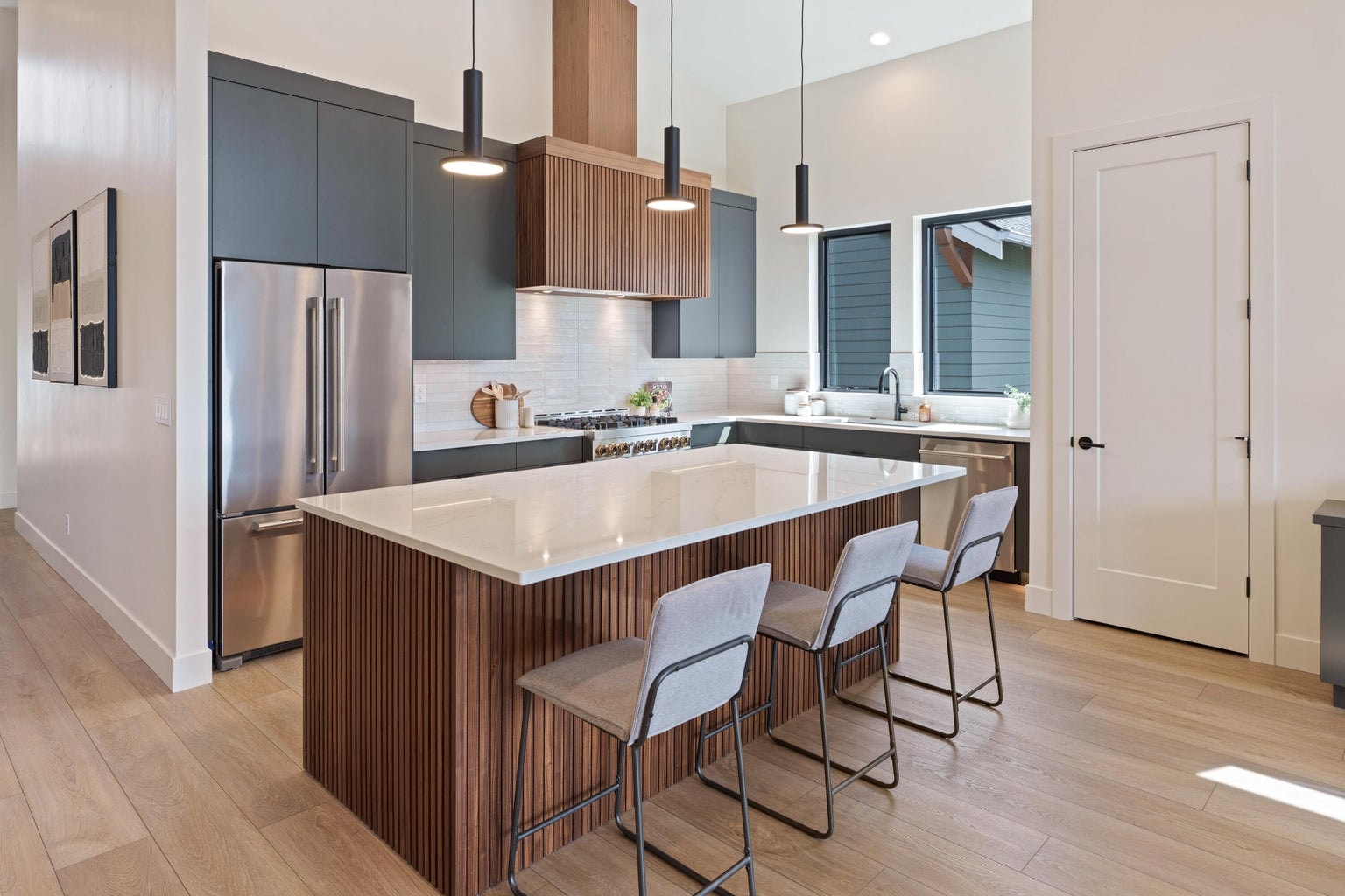 Photo of 3027 NW Polarstar Avenue 11 of 48