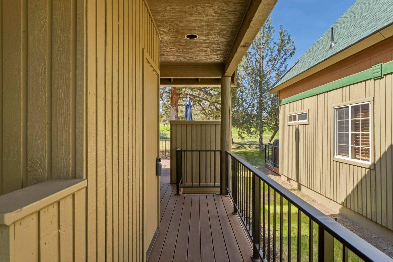 Entry deck to front door