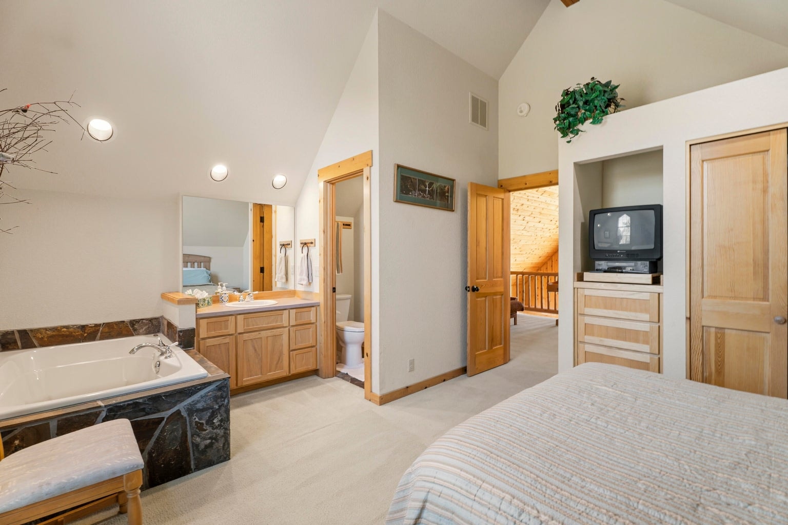 2nd Primary Bedroom on upper level