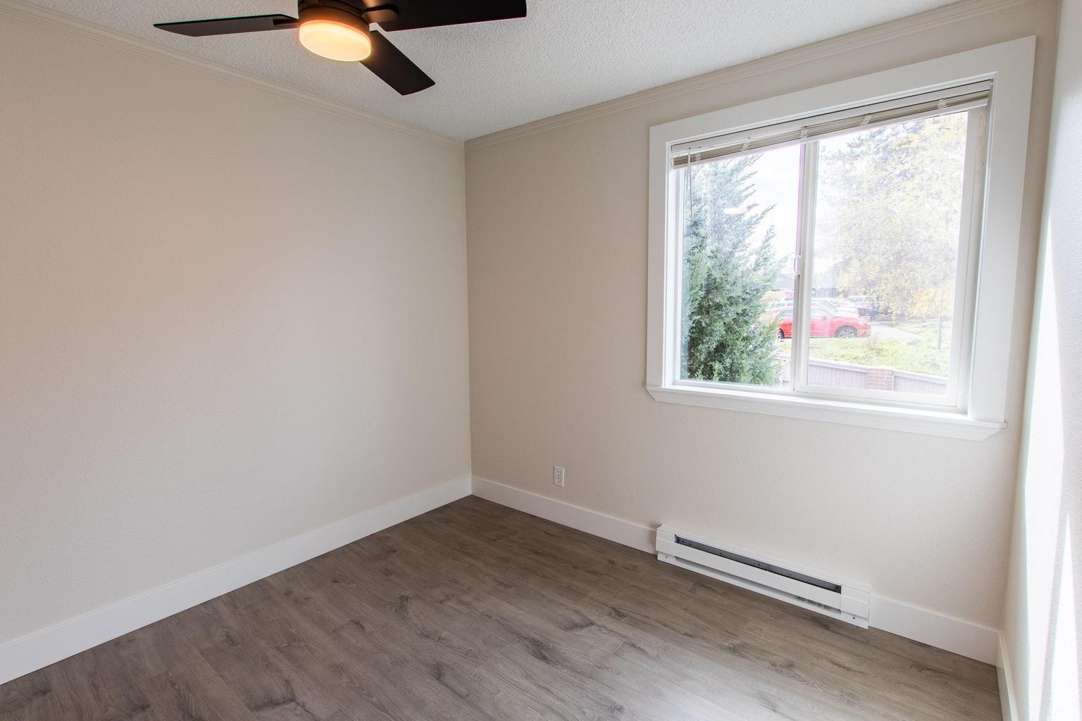 Photo of 931 NW Carlon Avenue 8 of 8