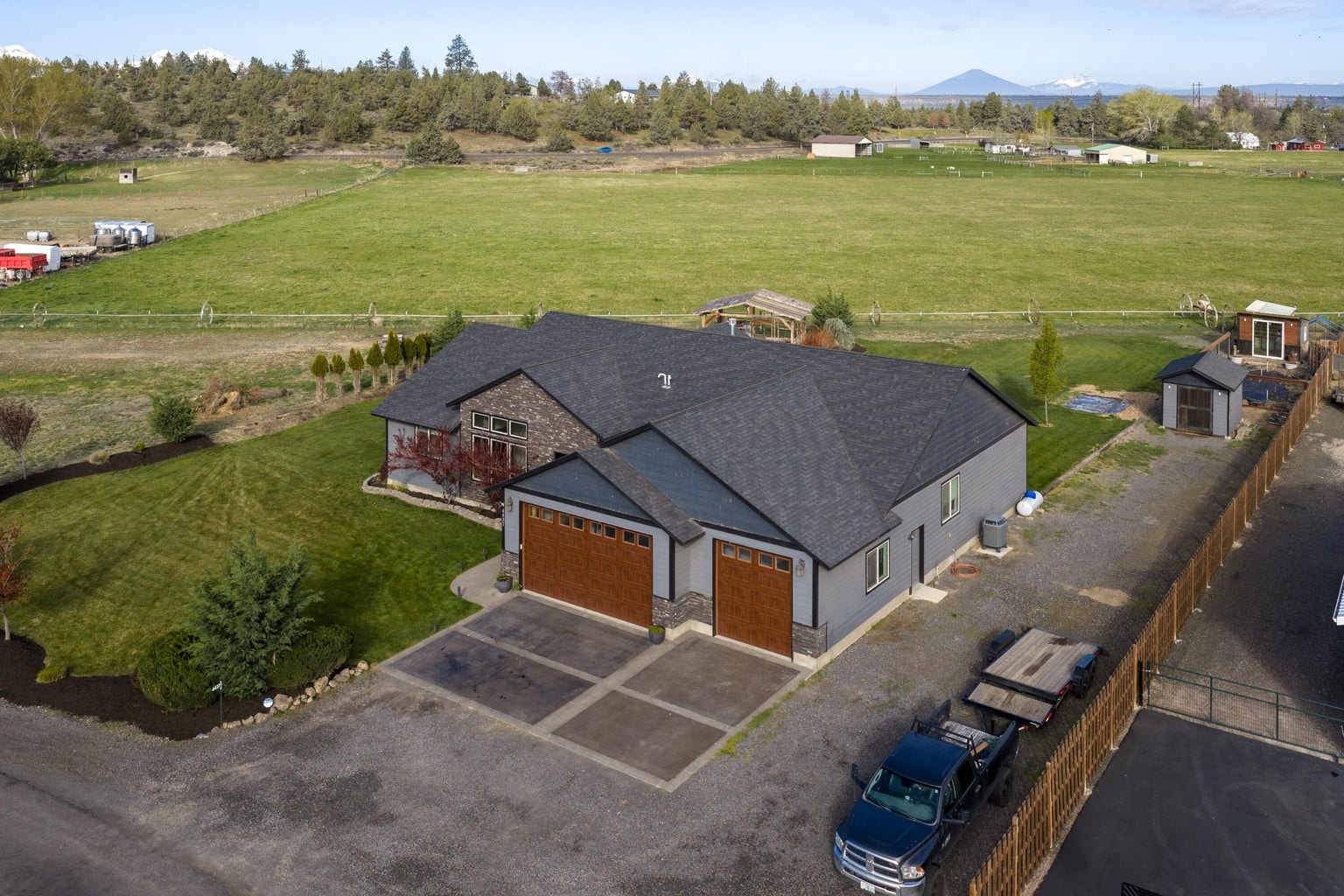 Photo of 4437 NW Glenn Meadow Loop 2 of 31