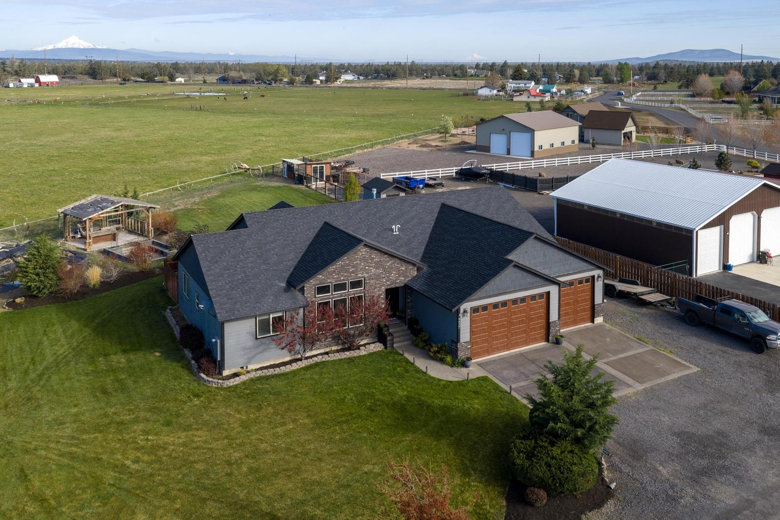Photo of 4437 NW Glenn Meadow Loop 3 of 31