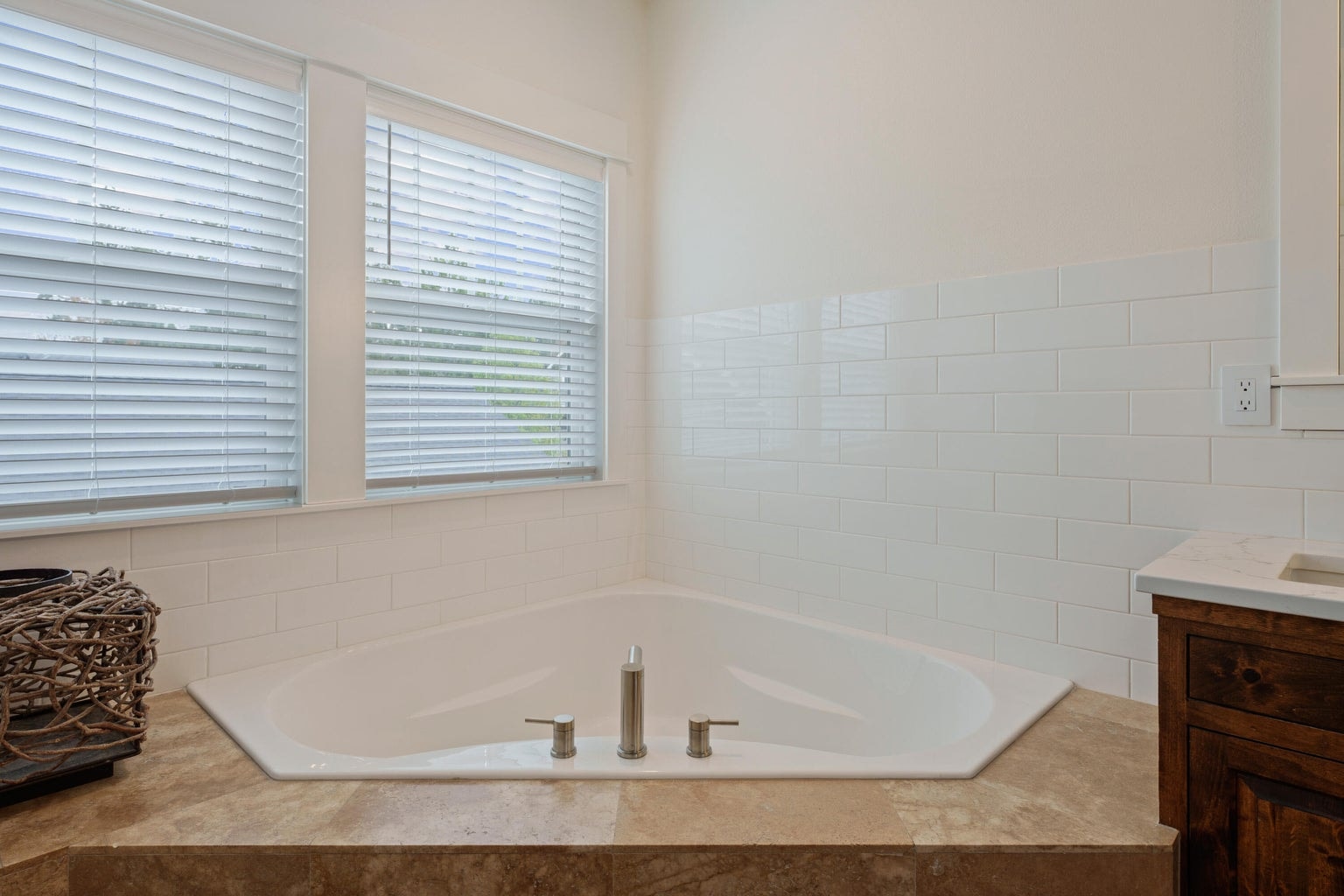 Photo of 875 NW Fort Clatsop Street 31 of 45