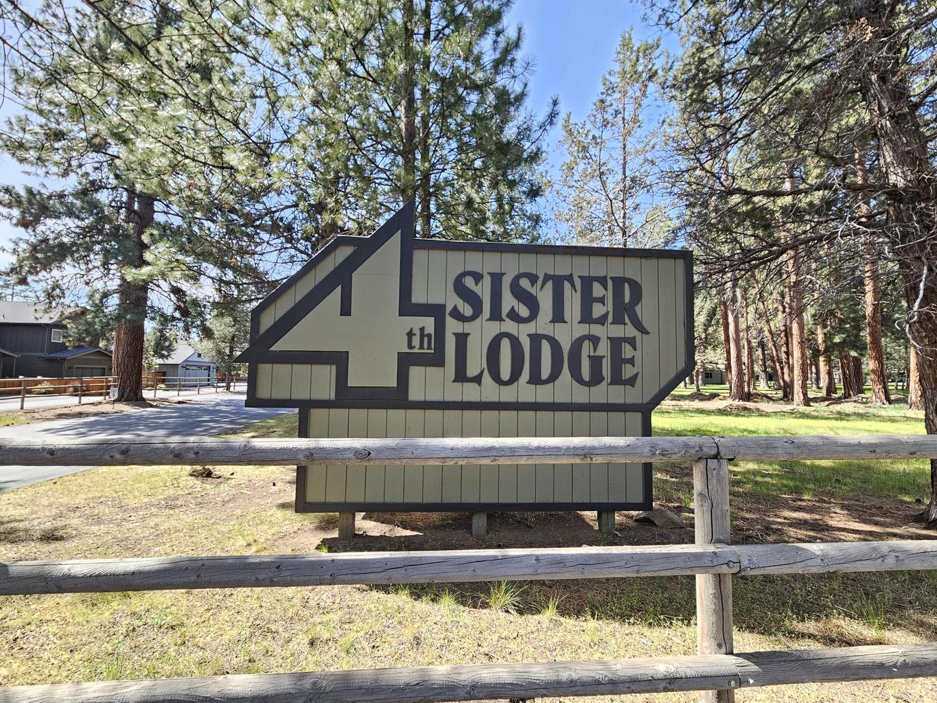 Photo of 821 E Desperado Trail 33 of 33