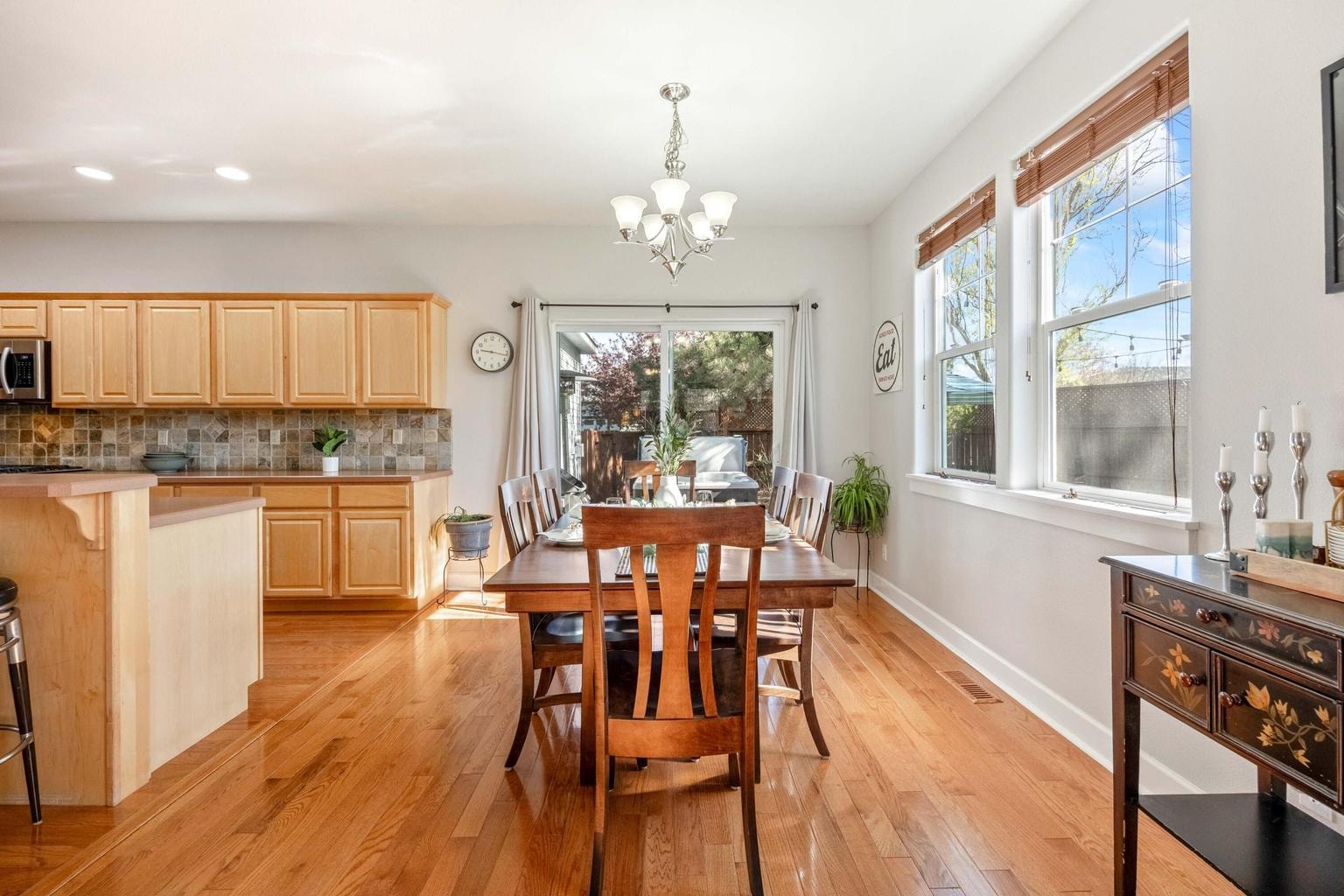 Photo of 1405 NE Hudspeth Road 12 of 38