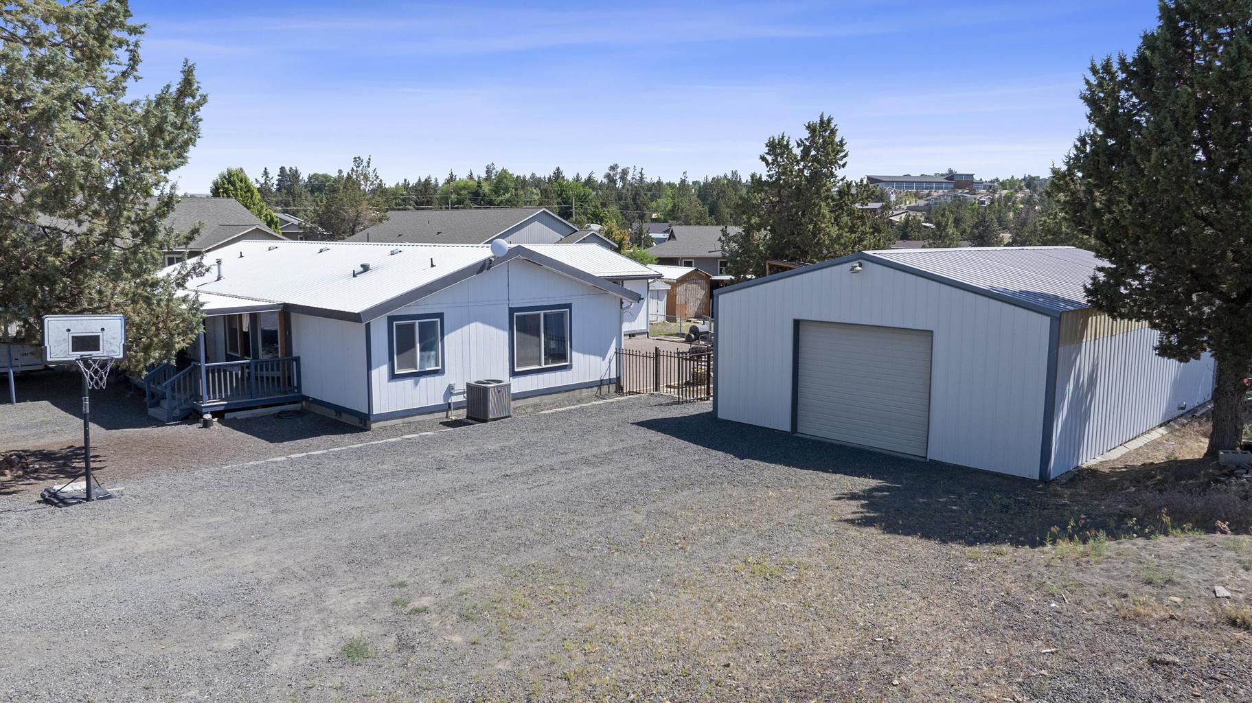Photo of 605 SE Kinkade Road 1 of 44