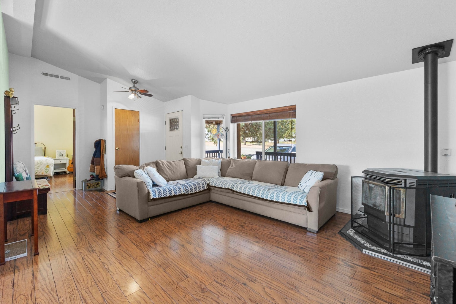 Photo of 605 SE Kinkade Road 7 of 44