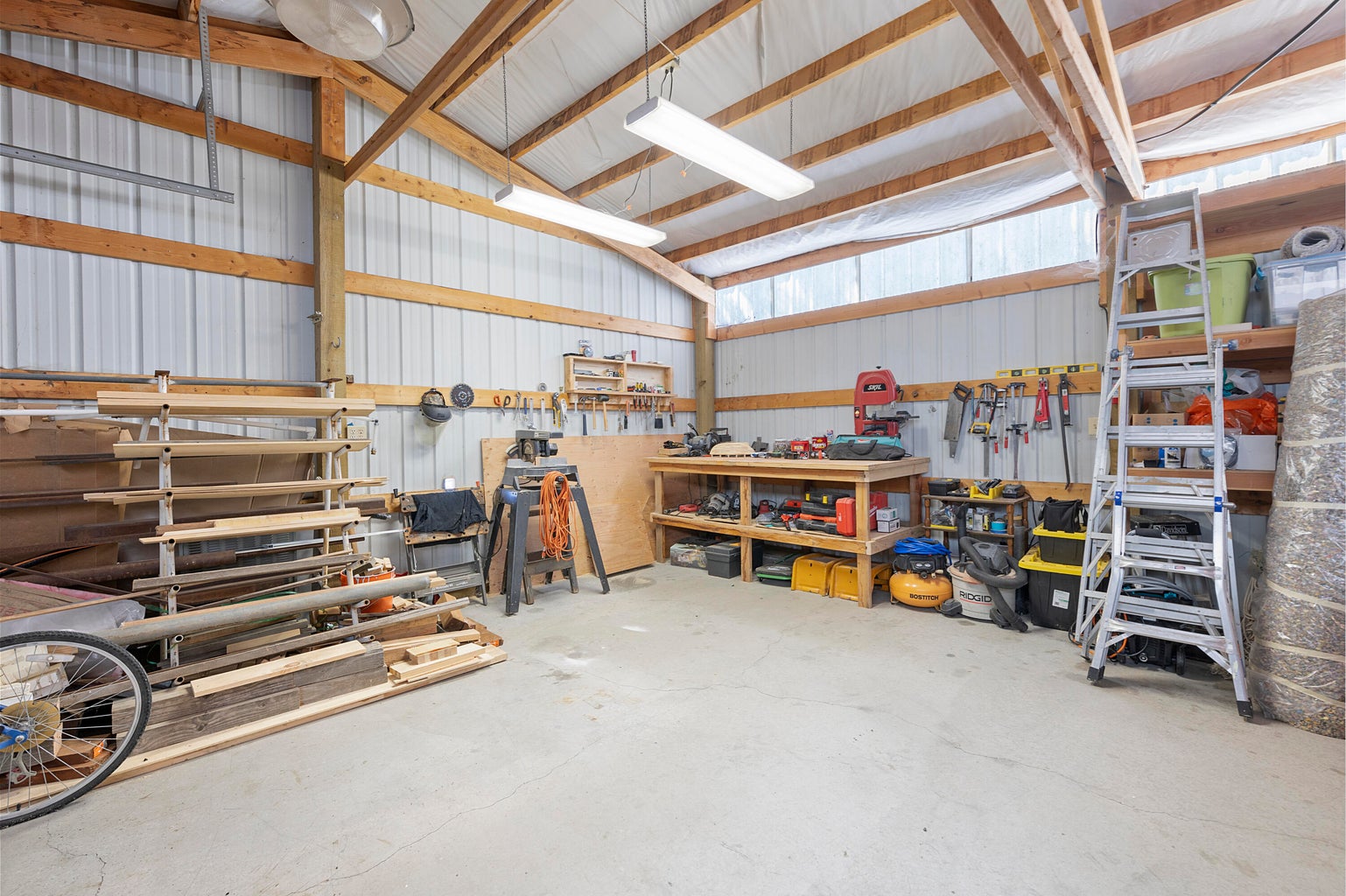 Photo of 605 SE Kinkade Road 32 of 44