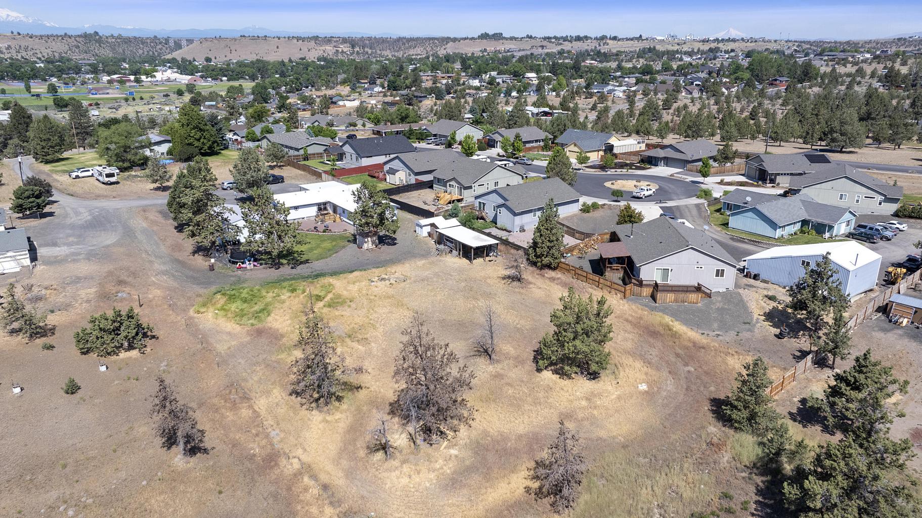 Photo of 605 SE Kinkade Road 40 of 44