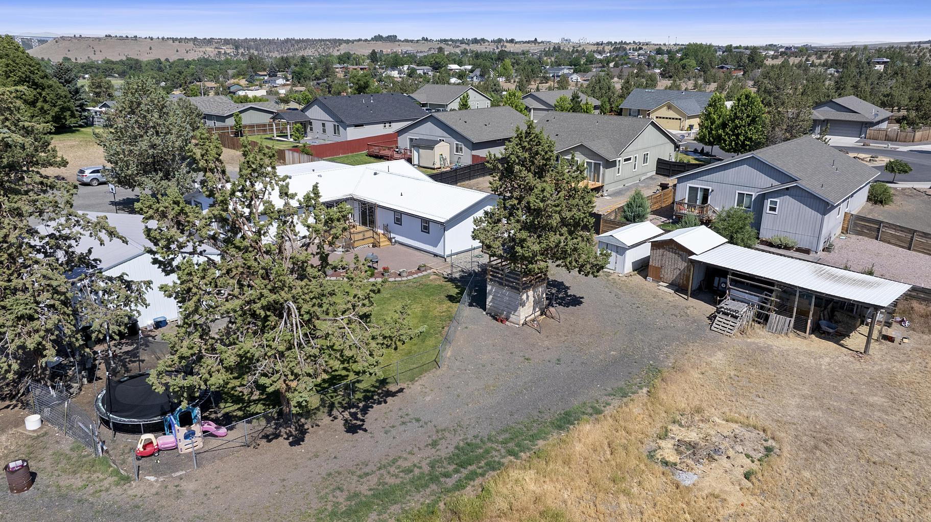 Photo of 605 SE Kinkade Road 41 of 44