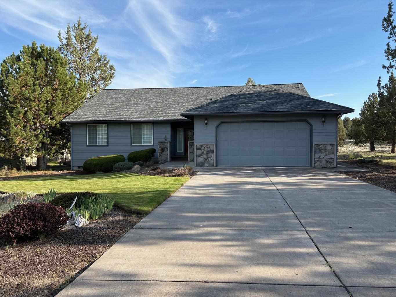 Photo of 476 Nutcracker Drive 1 of 11