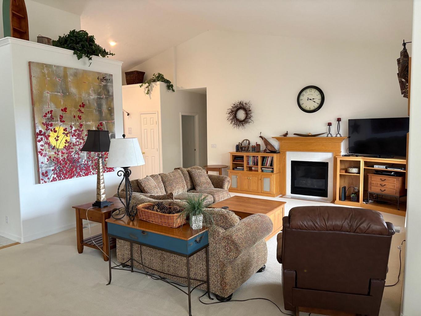 Photo of 476 Nutcracker Drive 2 of 11