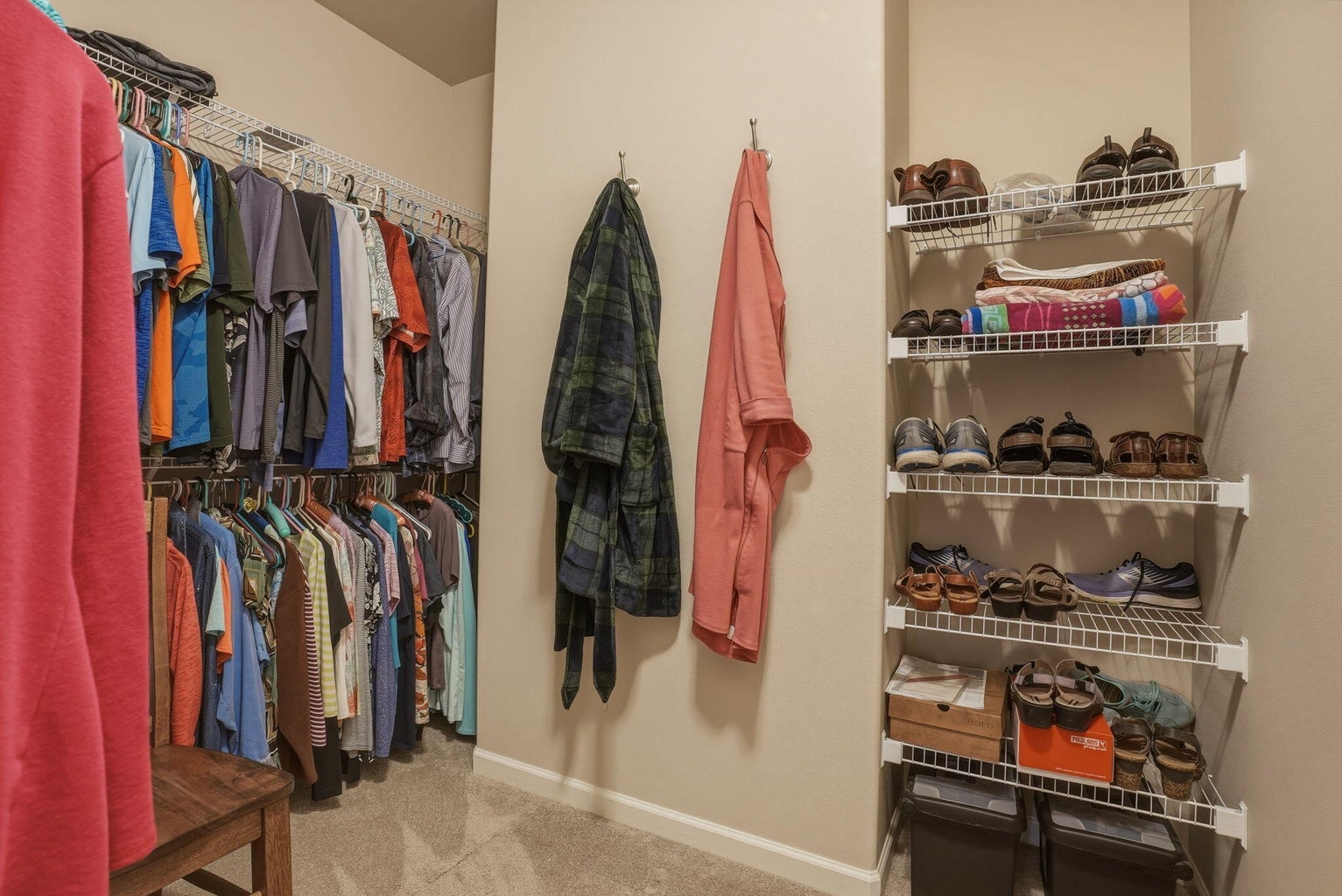 Primary suite walk-in closet