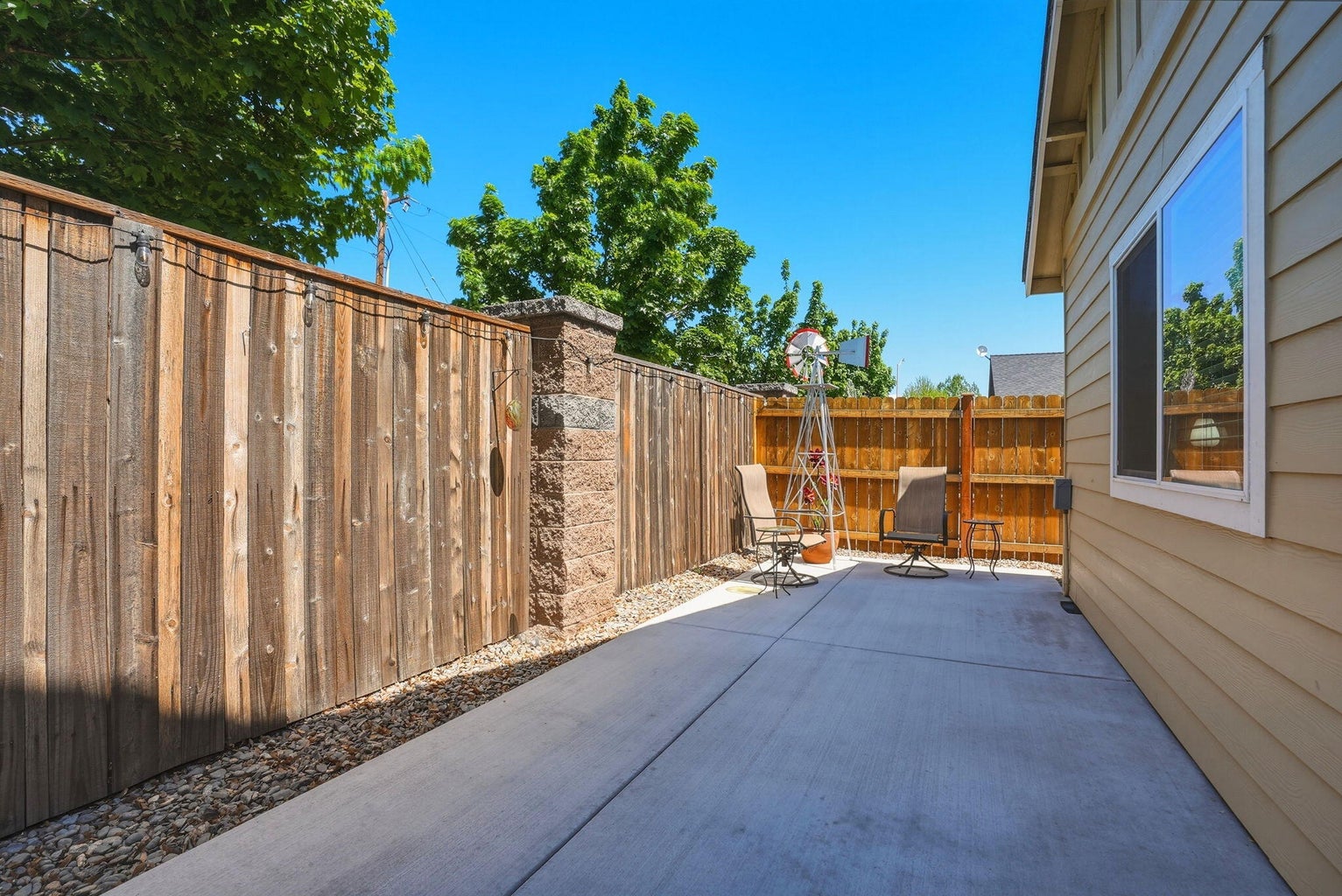 Photo of 2933 NW Hemlock Lane 29 of 50