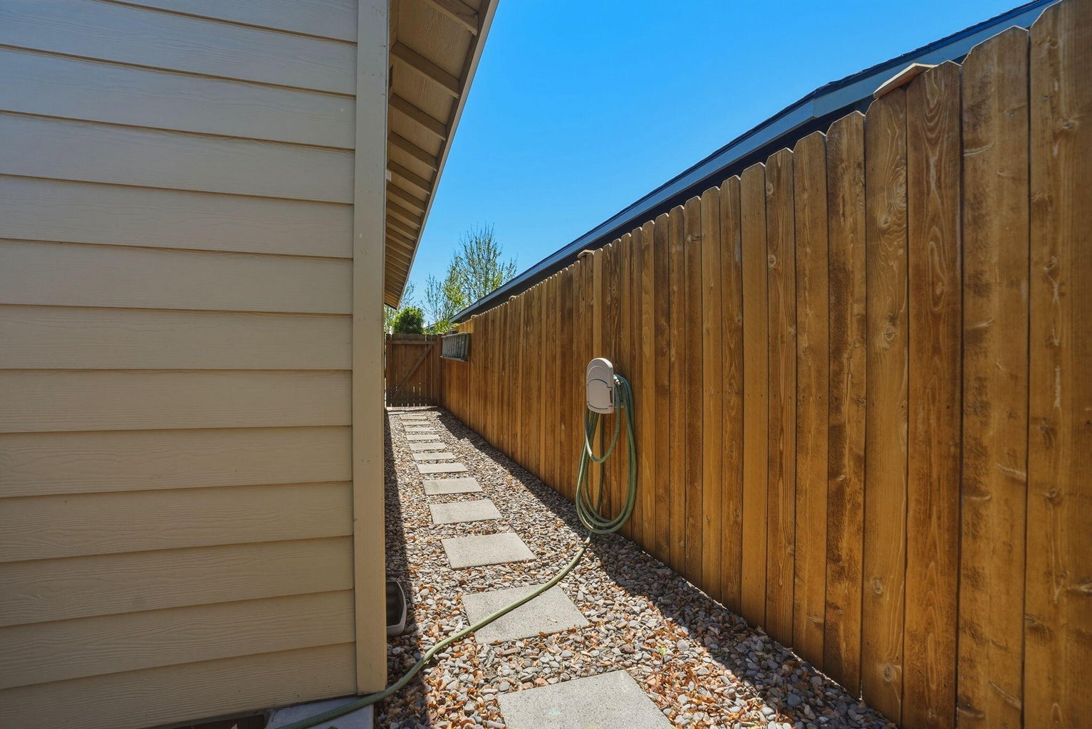 Photo of 2933 NW Hemlock Lane 30 of 50