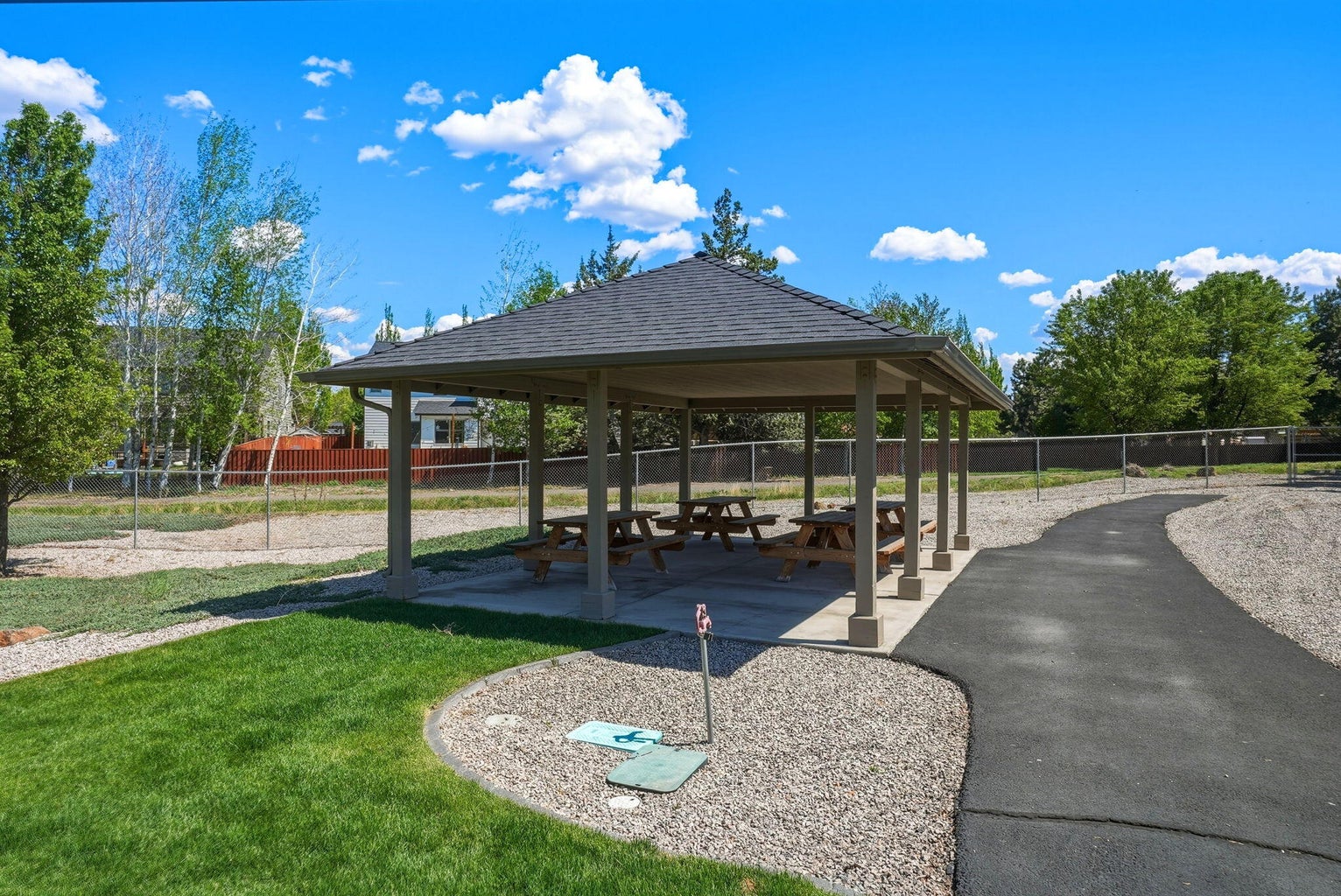 HOA shaded picnic area