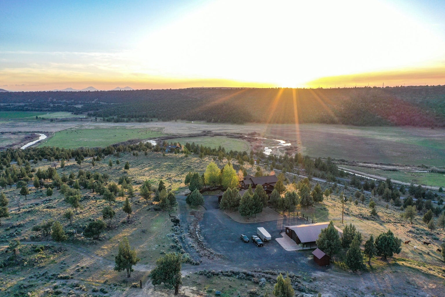 Photo of 3900 SE Riverview Road 3 of 91