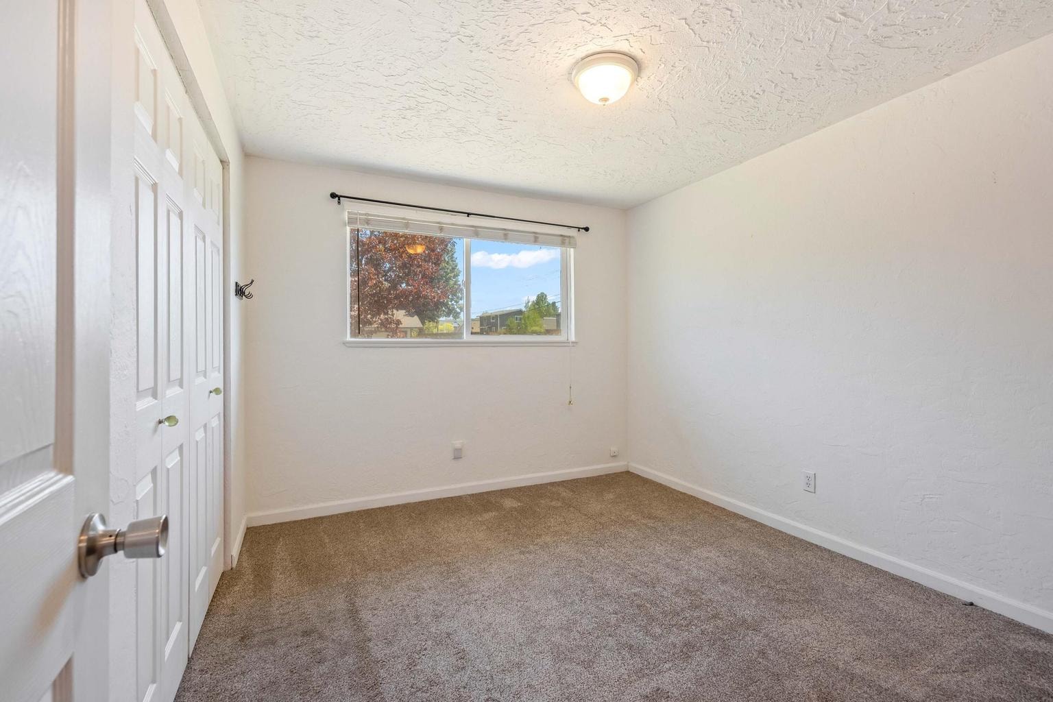 Photo of 63609 Hunters Circle 18 of 37