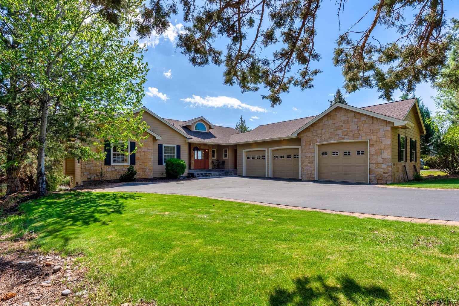 Photo of 1580 Murrelet Drive 2 of 69