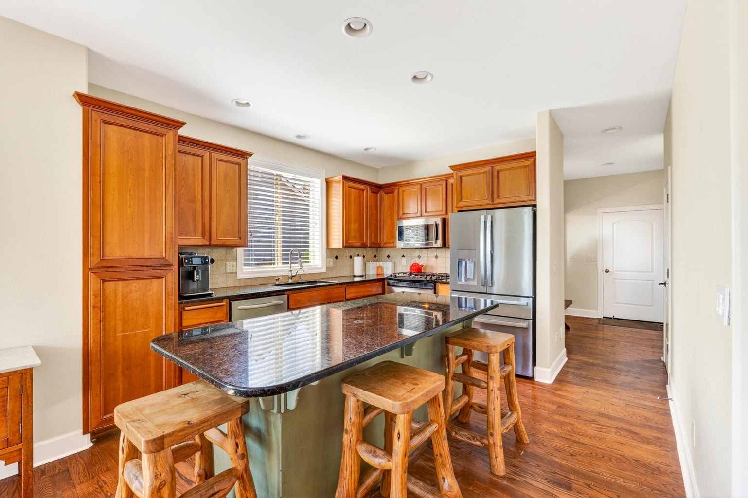 Photo of 1580 Murrelet Drive 15 of 69