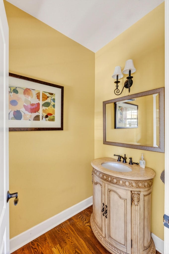 1/2 Bath