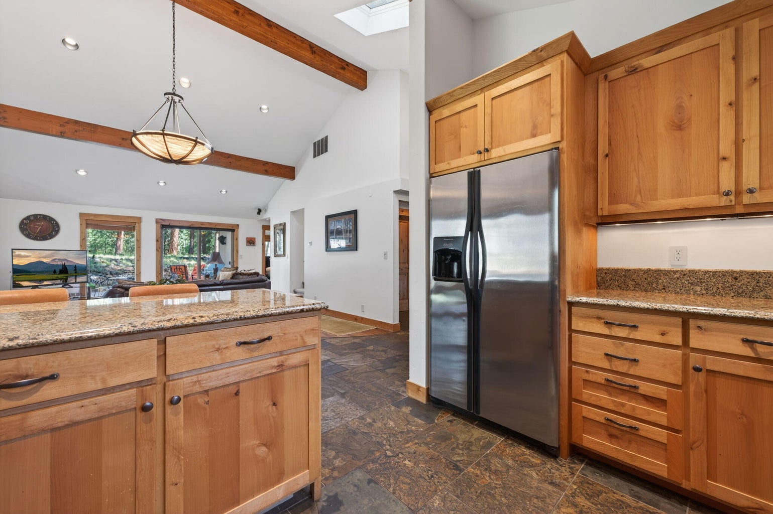 Kitchen w/ updated stainless steel appliances