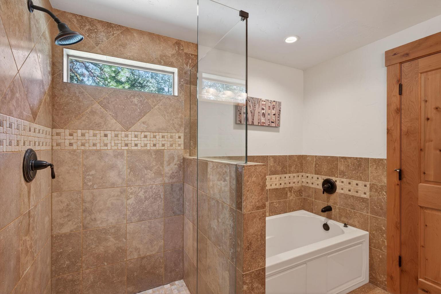 Primary Suite - Shower/ Bathtub